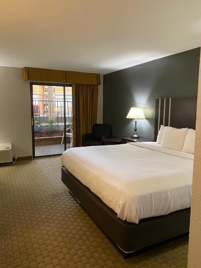 Bel-Aire Hotel Lake Erie Bagian luar foto